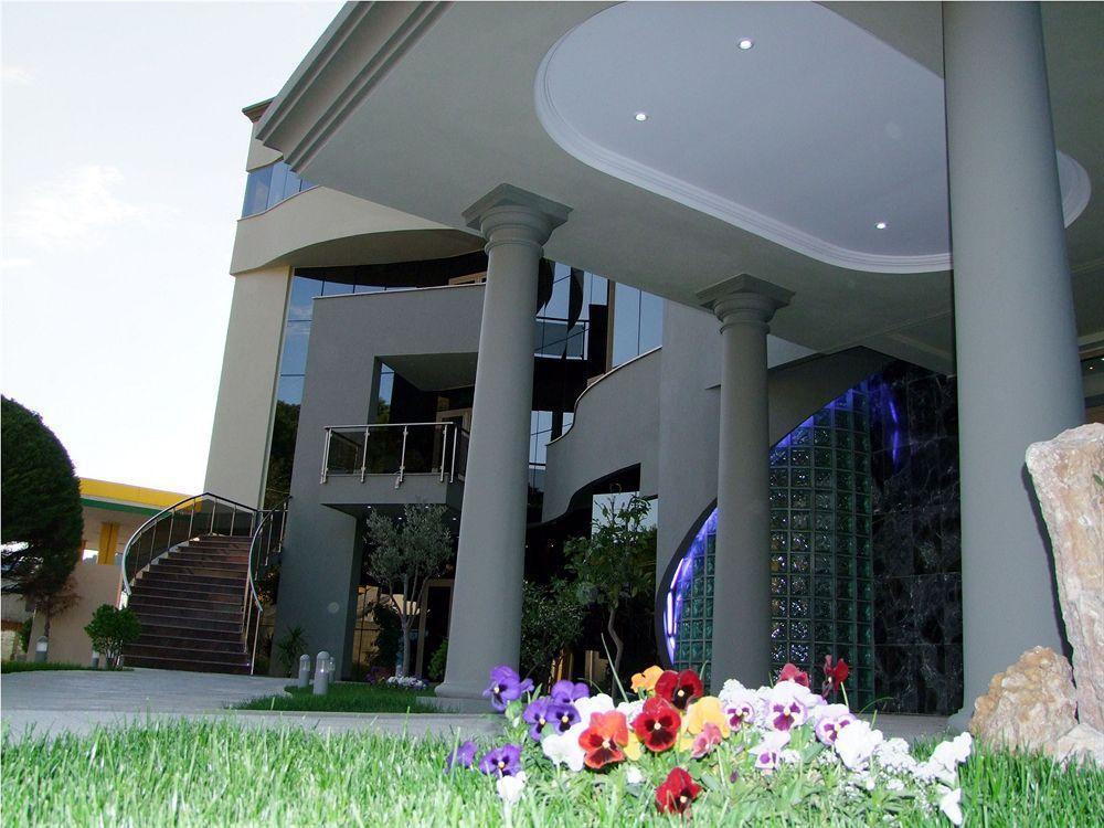 Green House Hotel & Restaurant Тирана Екстериор снимка