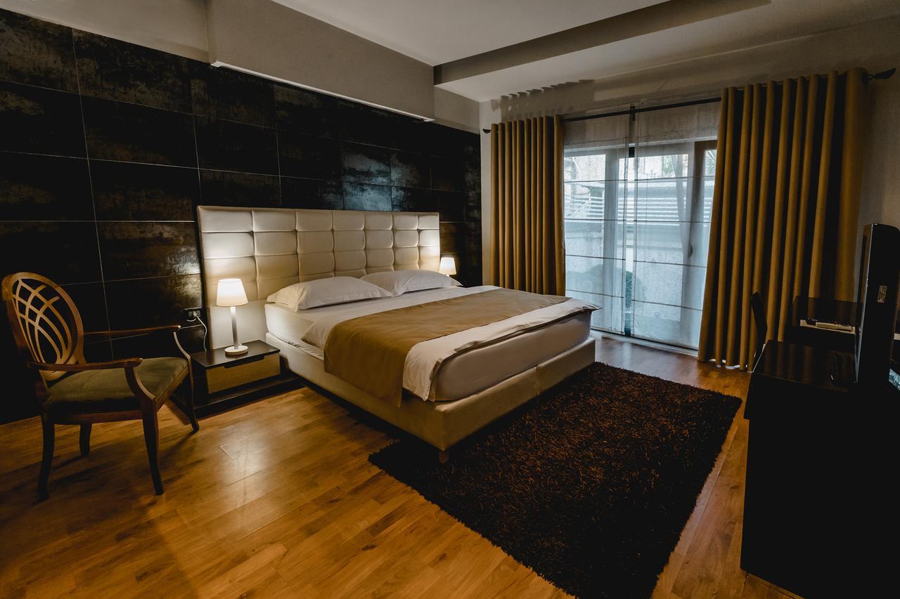 Green House Hotel & Restaurant Тирана Екстериор снимка
