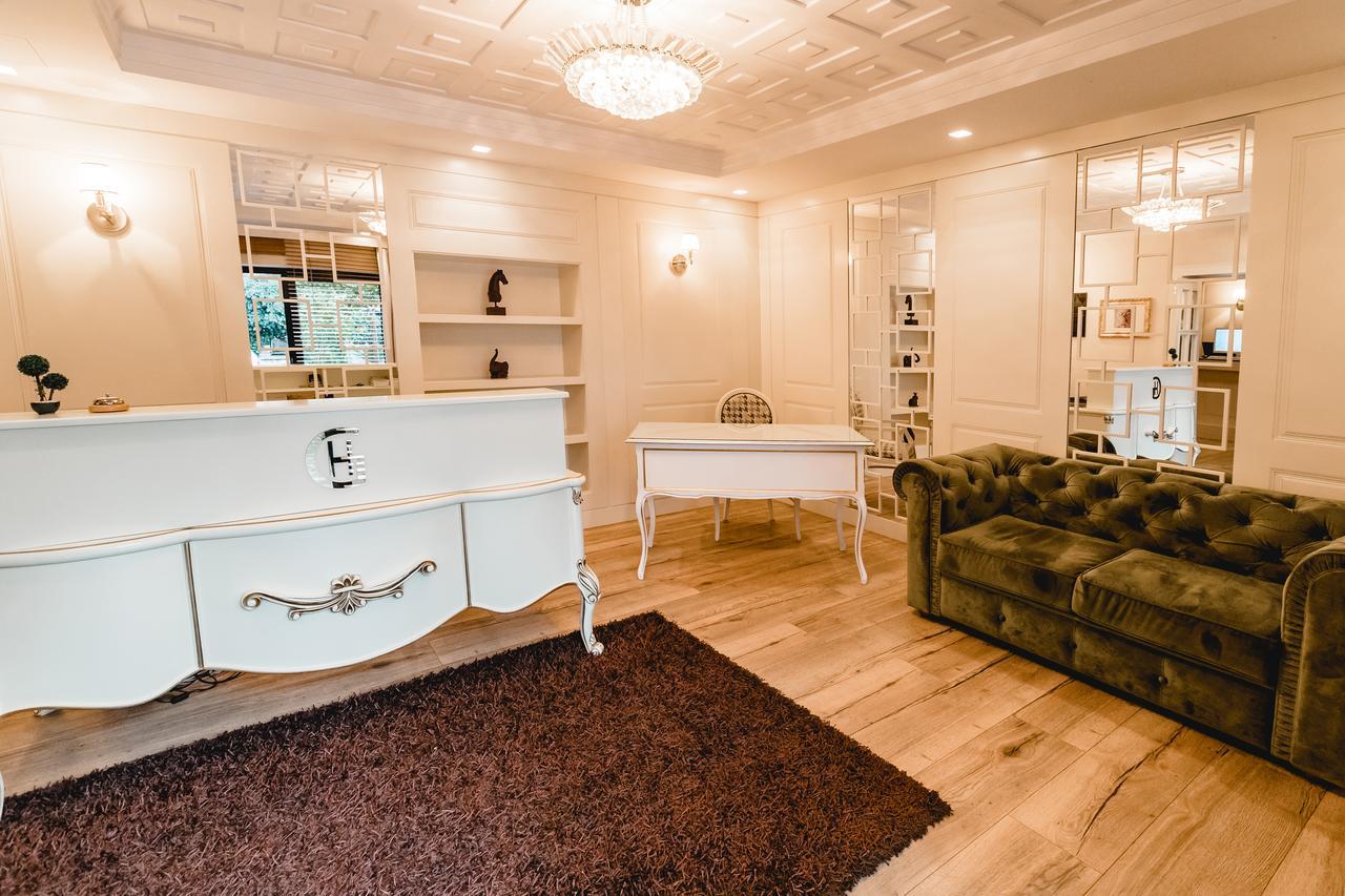 Green House Hotel & Restaurant Тирана Екстериор снимка