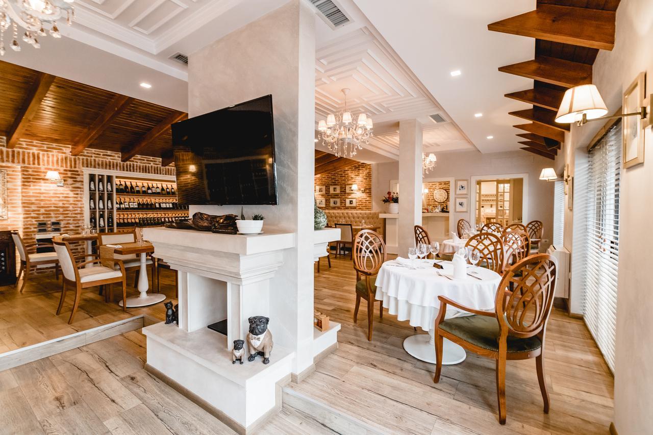 Green House Hotel & Restaurant Тирана Екстериор снимка