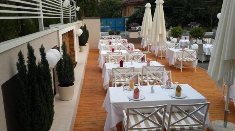 Green House Hotel & Restaurant Тирана Екстериор снимка