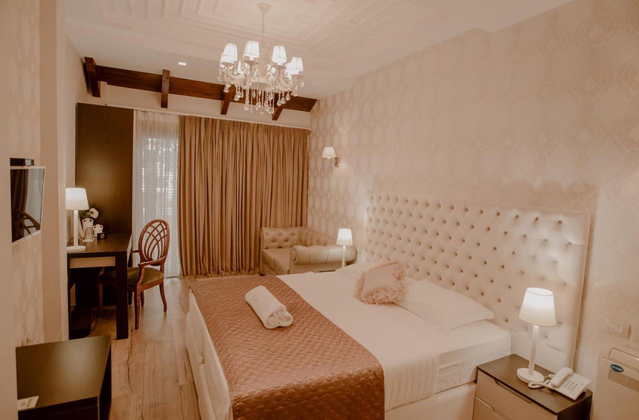 Green House Hotel & Restaurant Тирана Екстериор снимка
