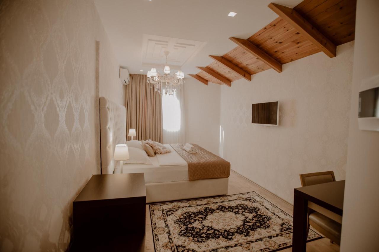 Green House Hotel & Restaurant Тирана Екстериор снимка