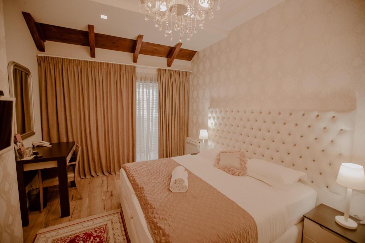 Green House Hotel & Restaurant Тирана Екстериор снимка